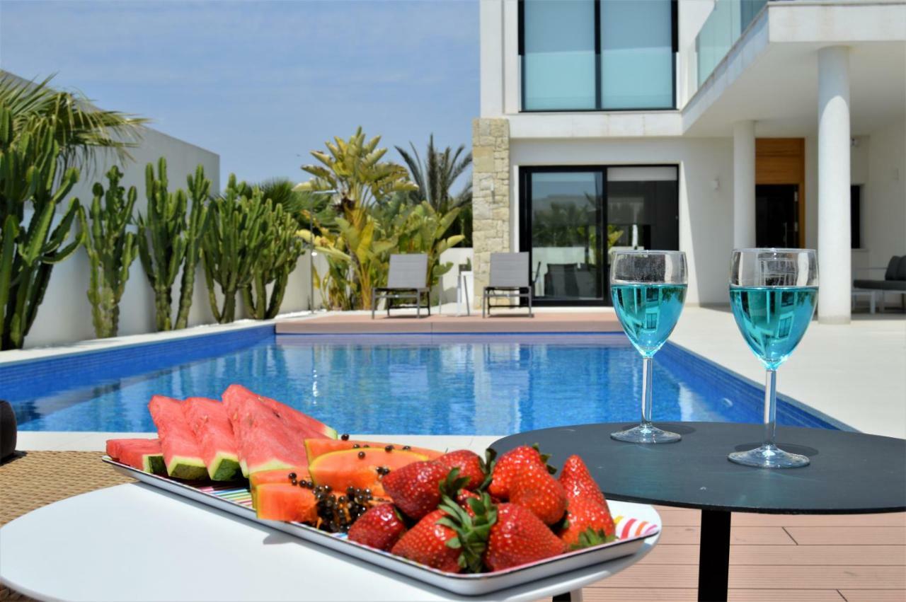 Villa With Private Pool Llobregales Exterior foto